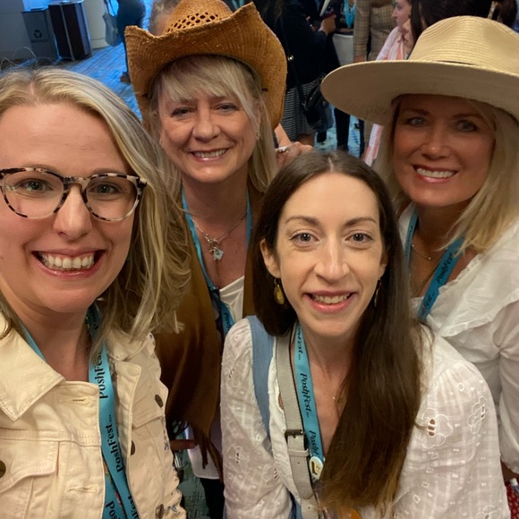 Welcome to my closet! My name is Chelsea 🌞 - Picture 3 of 15